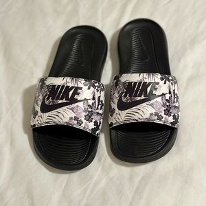 Nike Victori One Womens Casual Slide